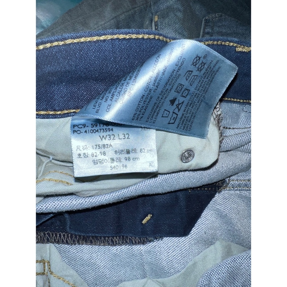 Levi Signature Style Jeans - Picture 3 of 5